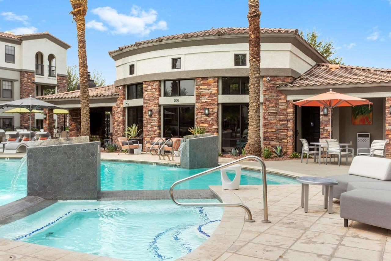 Cozysuites Glendale By The Stadium With Pool 03 Εξωτερικό φωτογραφία