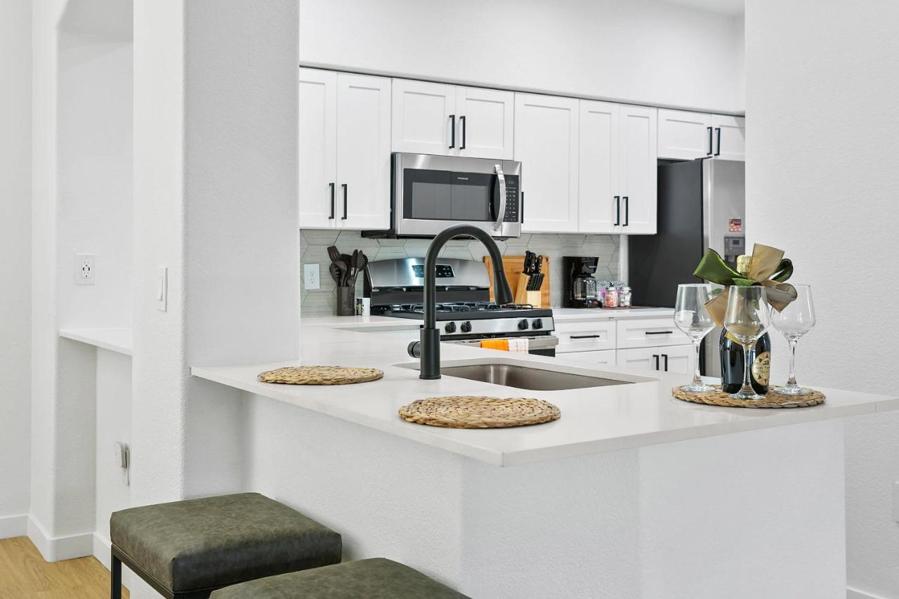 Cozysuites Glendale By The Stadium With Pool 03 Εξωτερικό φωτογραφία